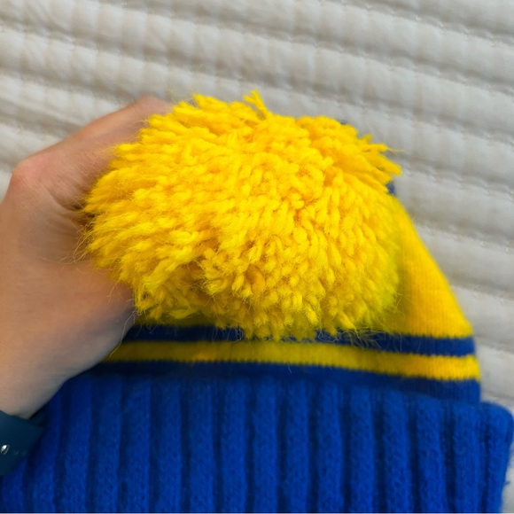 Vintage UCLA Bruins Beanie Hat with Pom - Picture 11 of 14